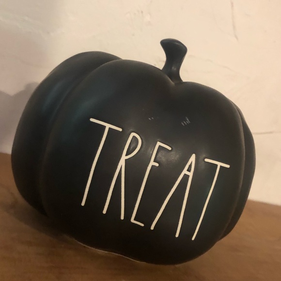 Rae Dunn - Black Small Trick Pumpkin - Picture 2 of 3